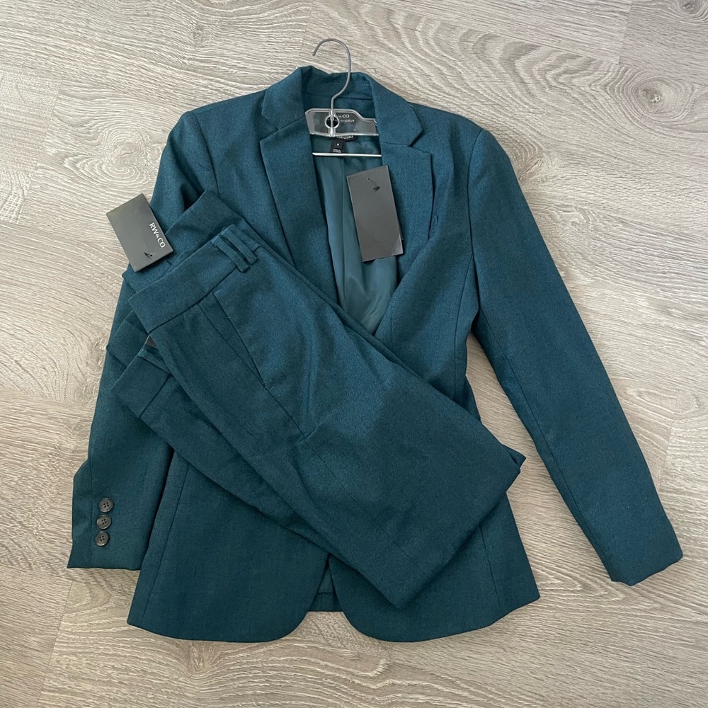 NWT RW&CO Matching Emerald Suit Set | Blazer and Dress Pants